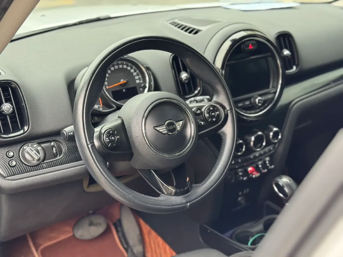 2017 MINI COUNTRYMAN 1.5T 136HP L3 6AT,autocango,china used car exporter,china ev exporter,chinese used car exporter,chinese used ev exporter