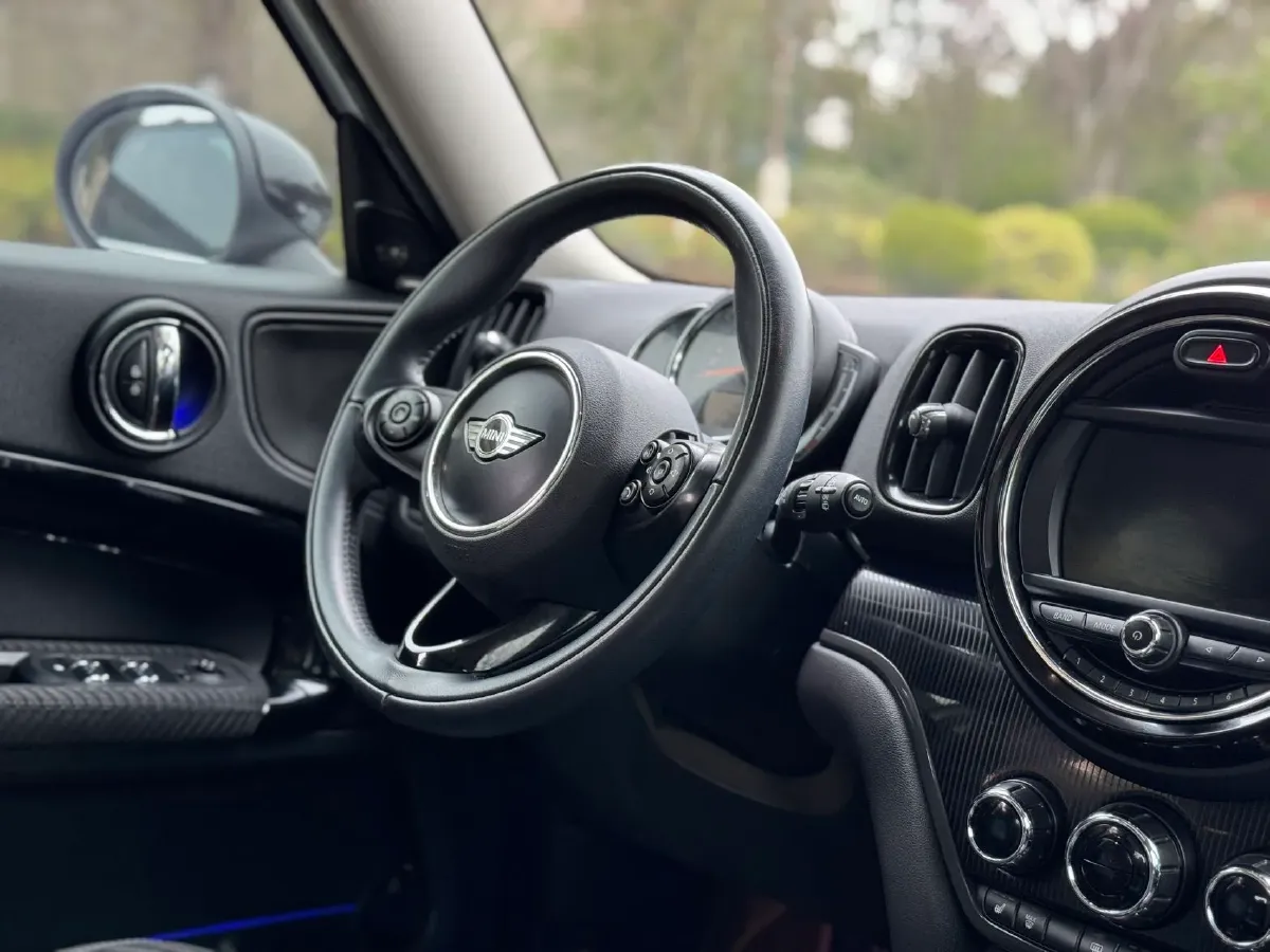 2017 MINI COUNTRYMAN 1.5T 136HP L3 6AT,autocango,china used car exporter,china ev exporter,chinese used car exporter,chinese used ev exporter