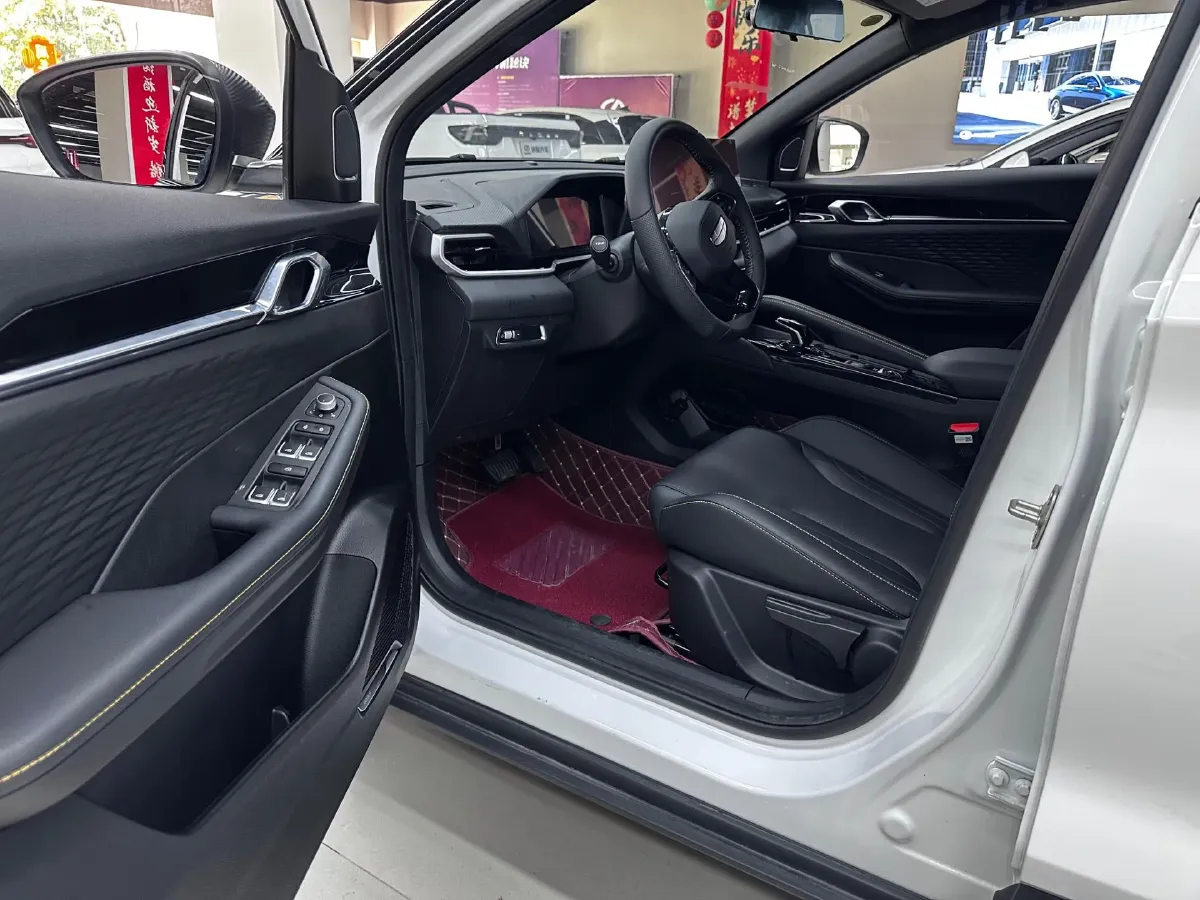 2025 Geely Coolray 1.5T 181HP L4 7DCT,autocango,china used car exporter,china ev exporter,chinese used car exporter,chinese used ev exporter