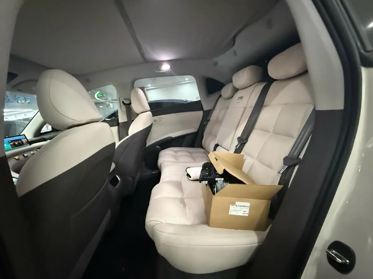 2023 IM LS6 BEV 100KWH,autocango,china used car exporter,china ev exporter,chinese used car exporter,chinese used ev exporter