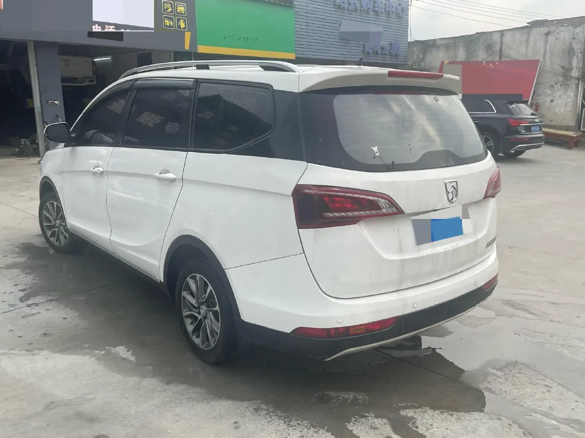 2021 BaoJun 730 1.5L 105HP L4 6MT,autocango,china used car exporter,china ev exporter,chinese used car exporter,chinese used ev exporter