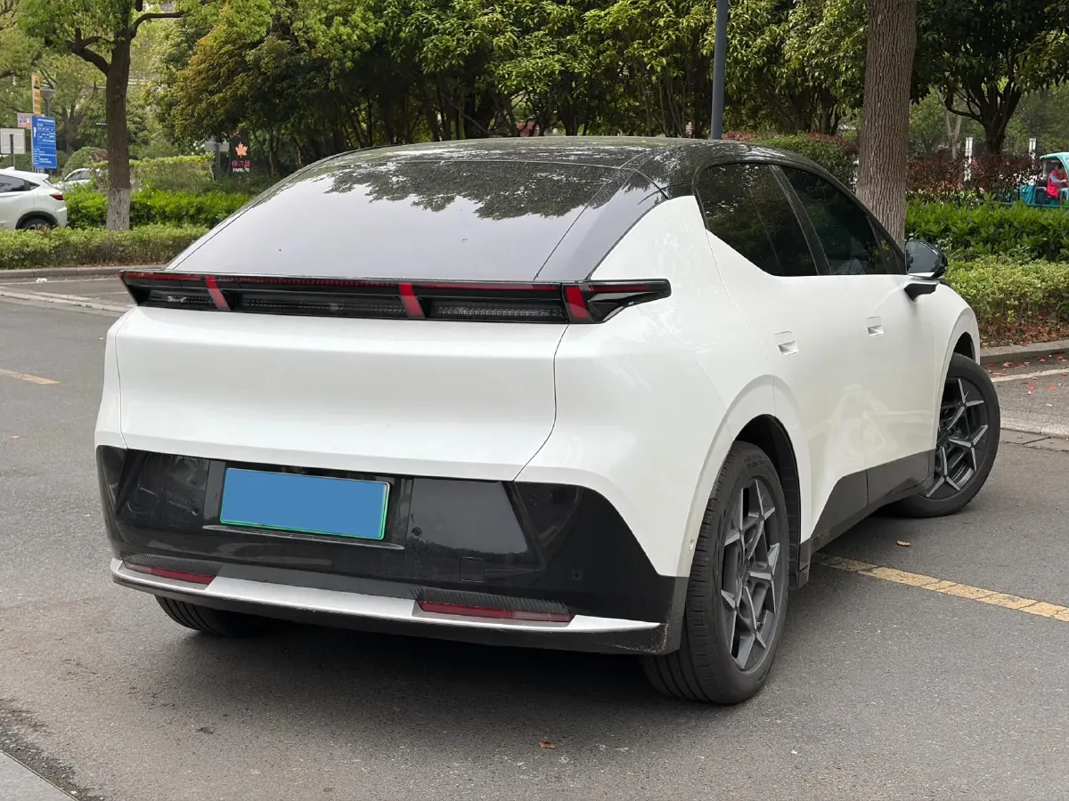 2025 Dongfeng Z9 2.0T 258HP L4 8AT,autocango,china used car exporter,china ev exporter,chinese used car exporter,chinese used ev exporter