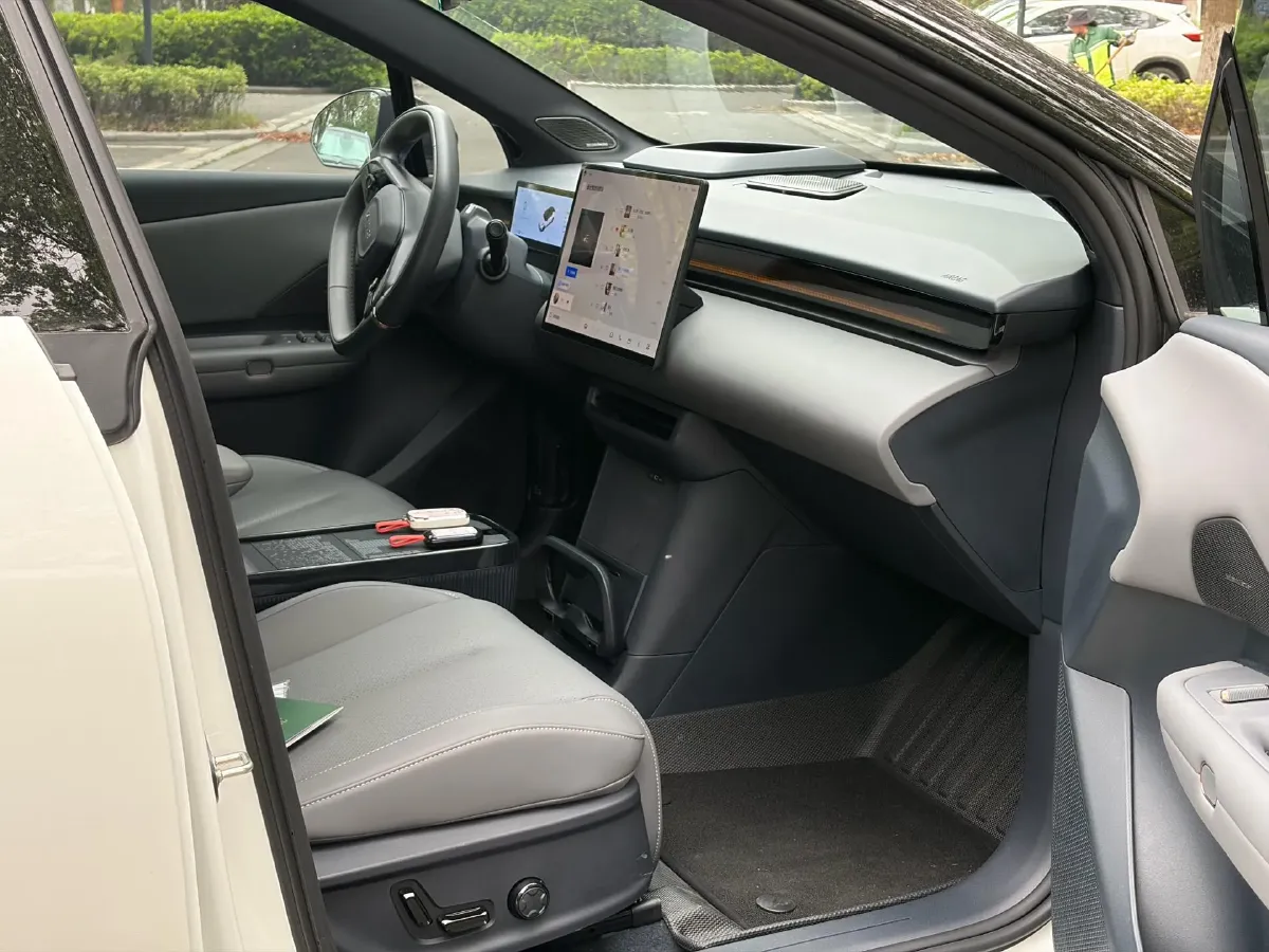 2025 Dongfeng Z9 2.0T 258HP L4 8AT,autocango,china used car exporter,china ev exporter,chinese used car exporter,chinese used ev exporter