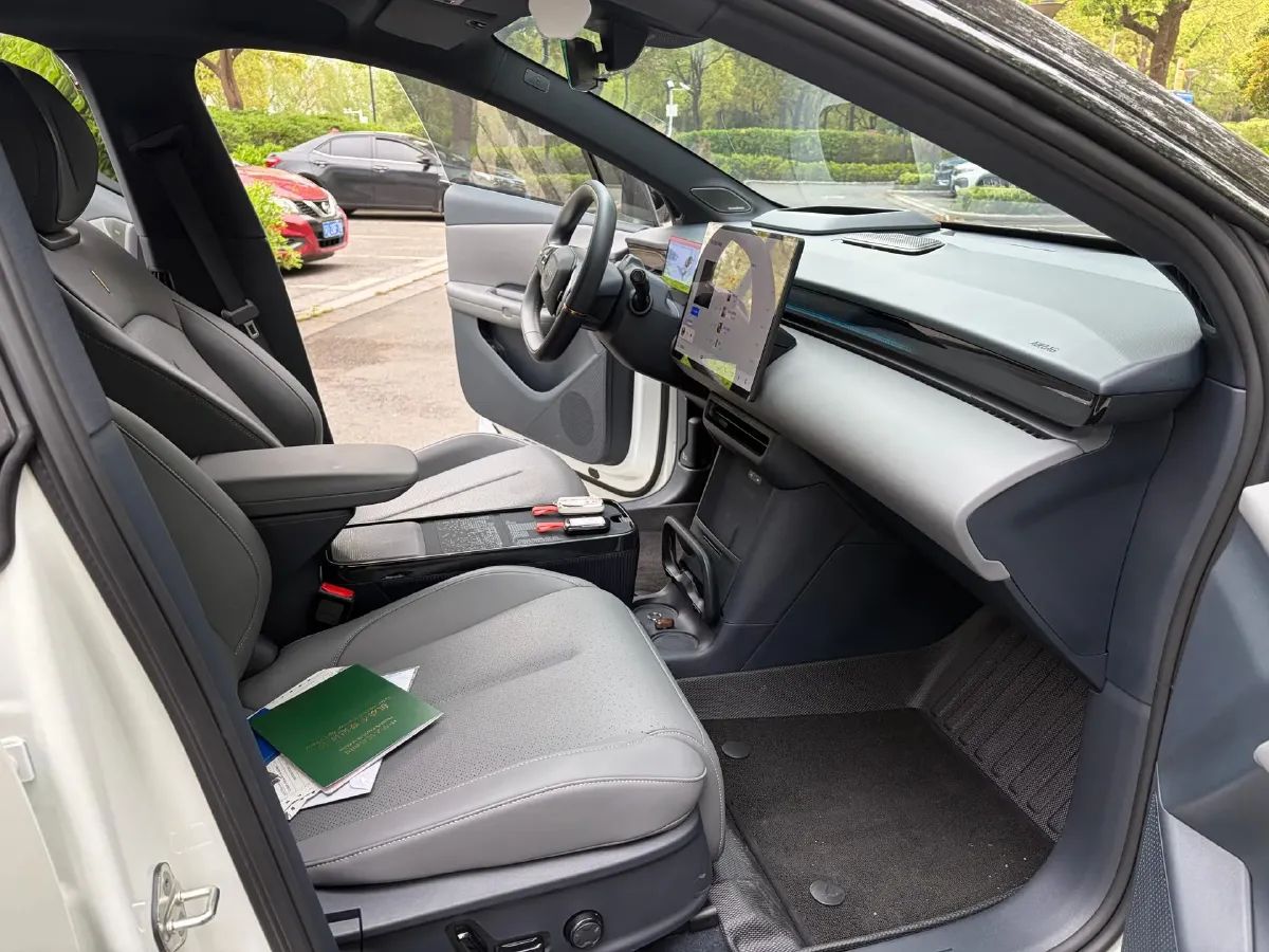 2025 Dongfeng Z9 2.0T 258HP L4 8AT,autocango,china used car exporter,china ev exporter,chinese used car exporter,chinese used ev exporter