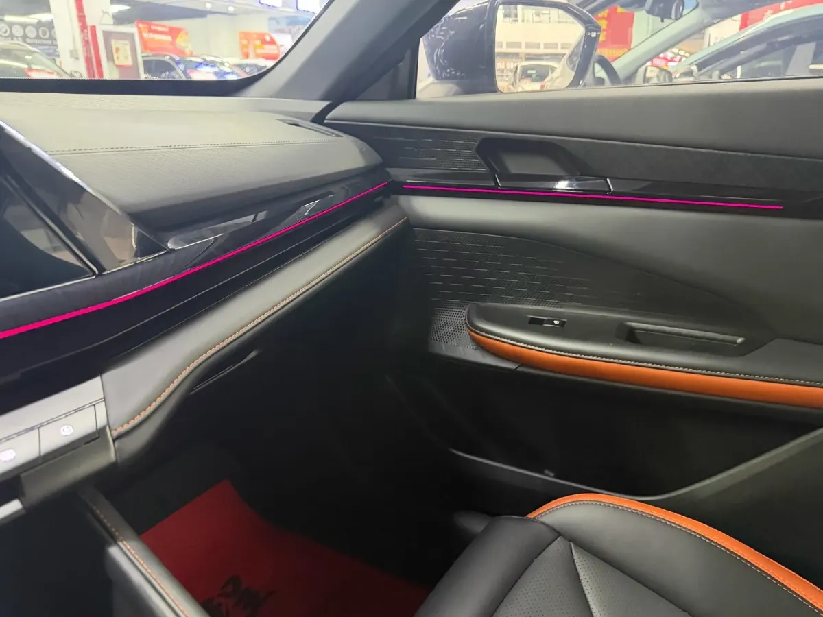 2023 ChangAn UNI-V 1.5T 188HP L4 7DCT,autocango,china used car exporter,china ev exporter,chinese used car exporter,chinese used ev exporter