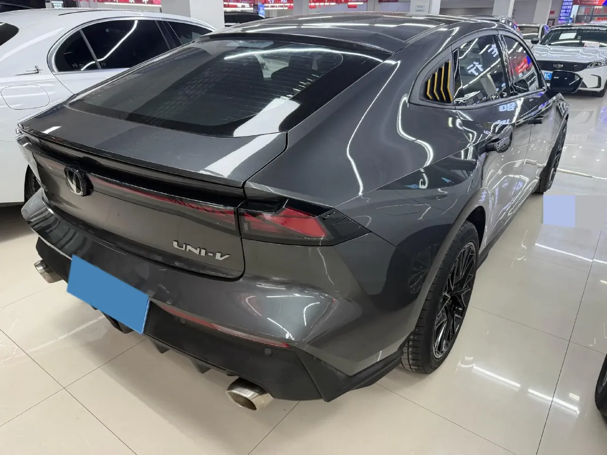 2023 ChangAn UNI-V 1.5T 188HP L4 7DCT,autocango,china used car exporter,china ev exporter,chinese used car exporter,chinese used ev exporter