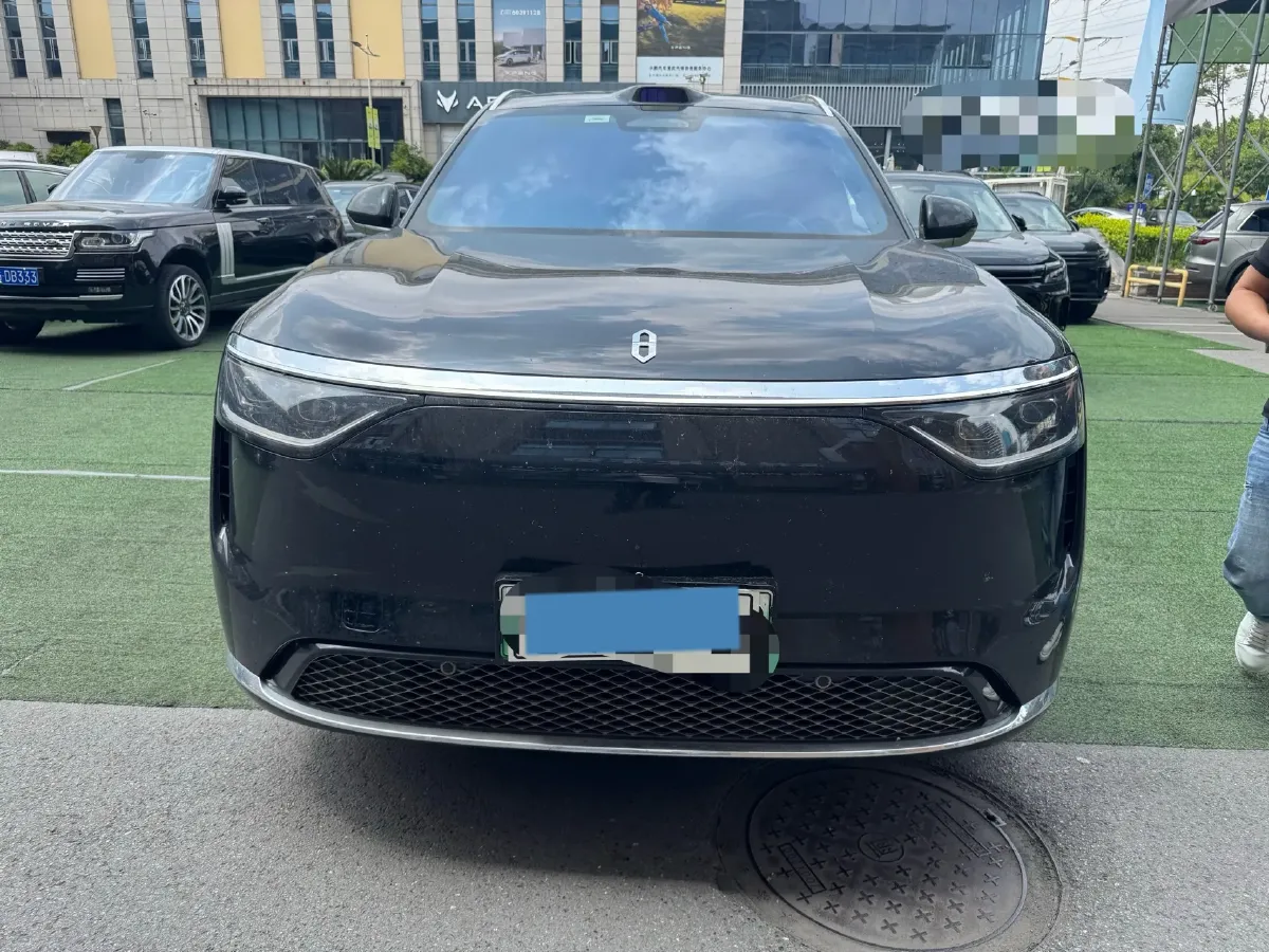 2025 AITO AITO M8 REEV 160HP REEV 53.4KWH,autocango,china used car exporter,china ev exporter,chinese used car exporter,chinese used ev exporter