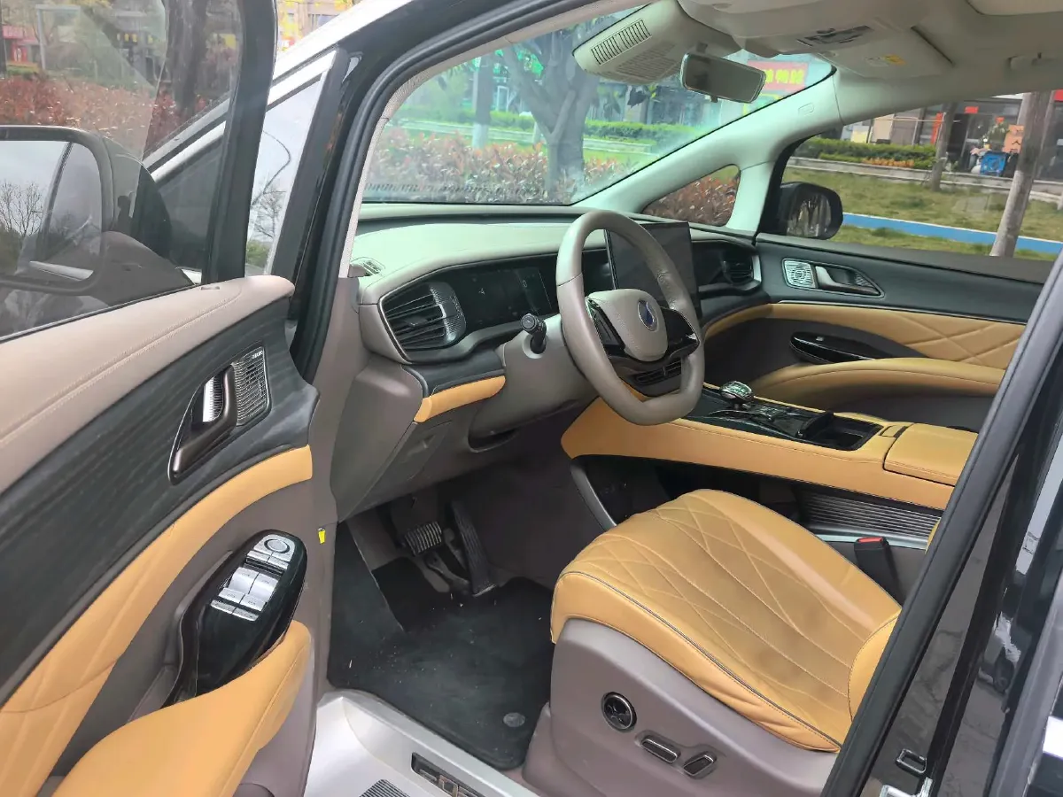 2022 Mercedes-Benz GLC Class 2.0T 197HP L4 9AT,autocango,china used car exporter,china ev exporter,chinese used car exporter,chinese used ev exporter
