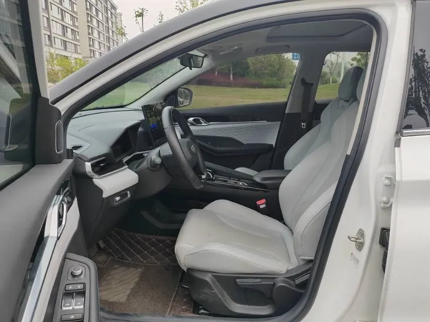 2025 Geely Coolray 1.5T 181HP L4 7DCT,autocango,china used car exporter,china ev exporter,chinese used car exporter,chinese used ev exporter