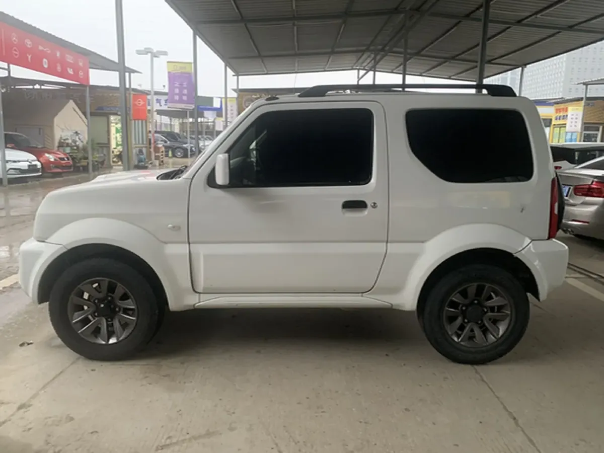 2015 Suzuki Jimny 1.3L 85HP L4 4AT,autocango,china used car exporter,china ev exporter,chinese used car exporter,chinese used ev exporter
