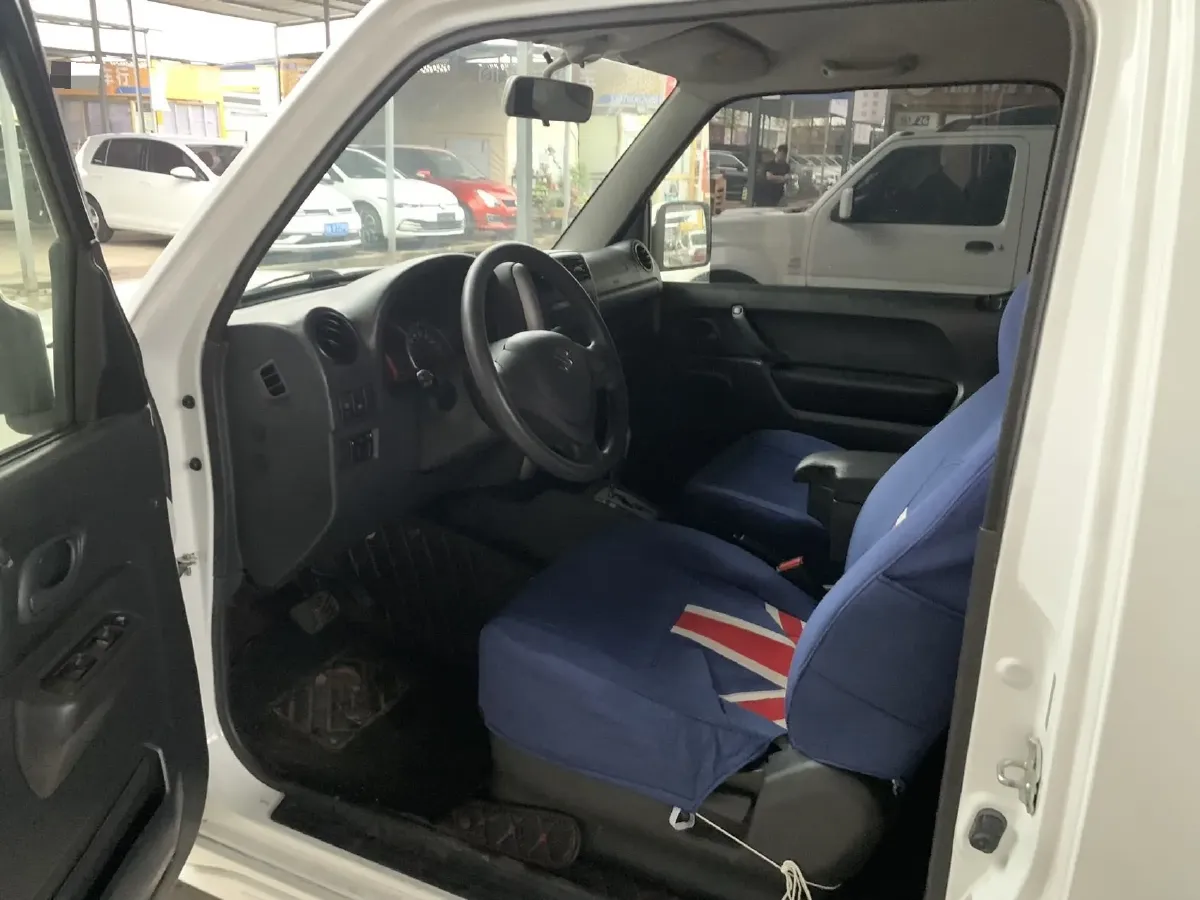 2015 Suzuki Jimny 1.3L 85HP L4 4AT,autocango,china used car exporter,china ev exporter,chinese used car exporter,chinese used ev exporter