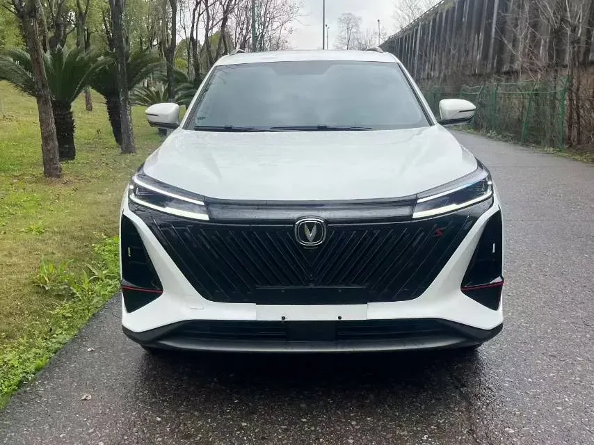 2022 ChangAn CS75 Plus 1.5T 188HP L4 8AT,autocango,china used car exporter,china ev exporter,chinese used car exporter,chinese used ev exporter