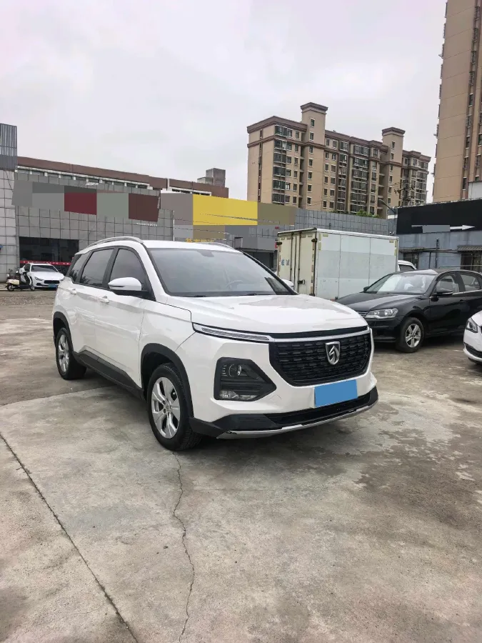 2020 BaoJun 530 1.5T 147HP L4 6MT,autocango,china used car exporter,china ev exporter,chinese used car exporter,chinese used ev exporter