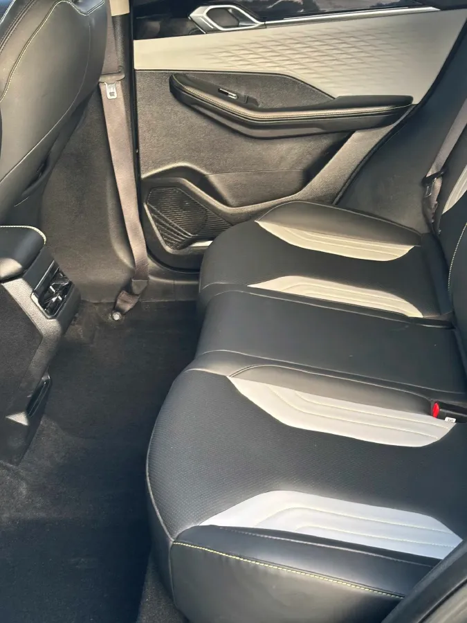 2022 Geely Coolray 1.5T 181HP L4 7DCT,autocango,china used car exporter,china ev exporter,chinese used car exporter,chinese used ev exporter