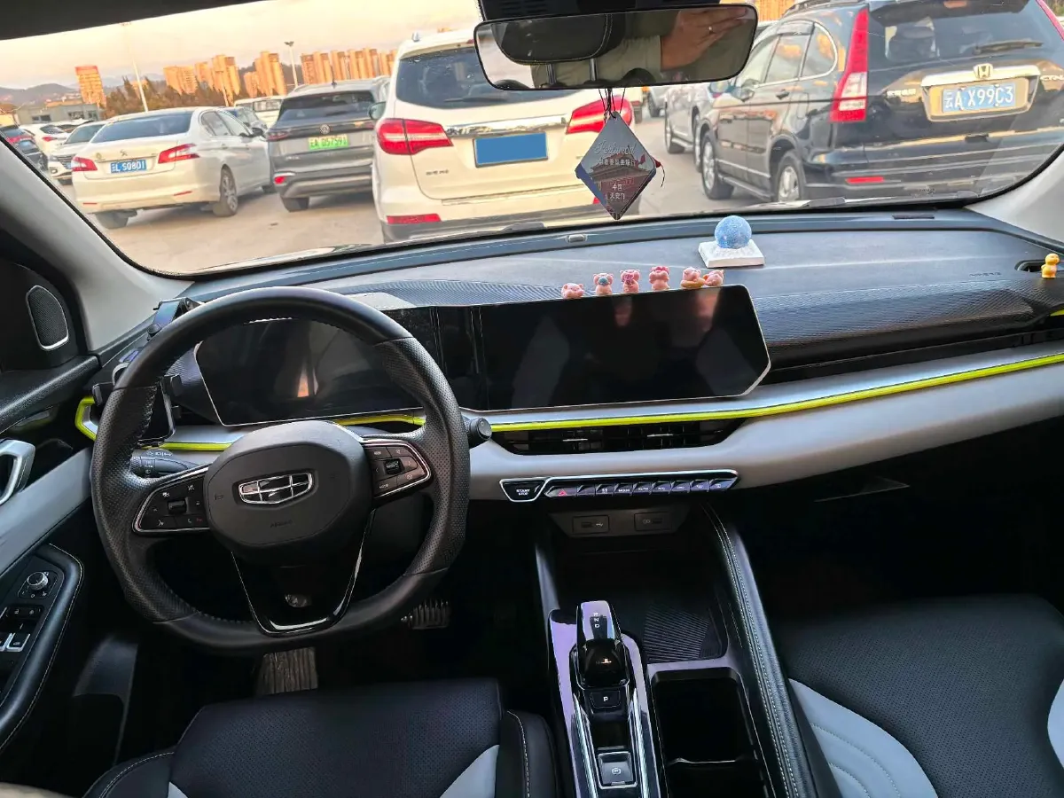 2022 Geely Coolray 1.5T 181HP L4 7DCT,autocango,china used car exporter,china ev exporter,chinese used car exporter,chinese used ev exporter