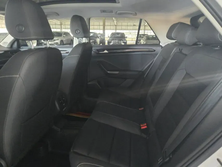 2022 Volkswagen T-Roc 1.4T 150HP L4 7DCT,autocango,china used car exporter,china ev exporter,chinese used car exporter,chinese used ev exporter