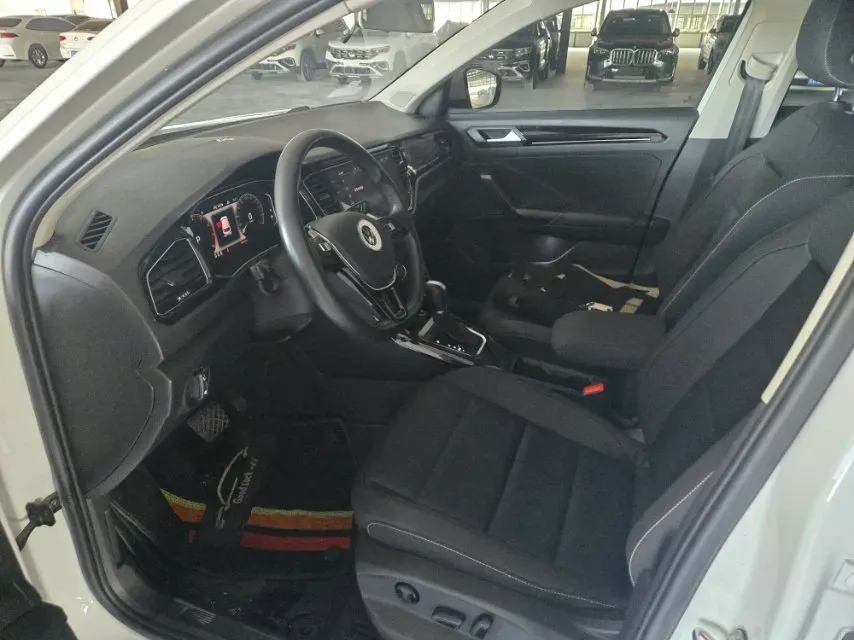 2022 Volkswagen T-Roc 1.4T 150HP L4 7DCT,autocango,china used car exporter,china ev exporter,chinese used car exporter,chinese used ev exporter