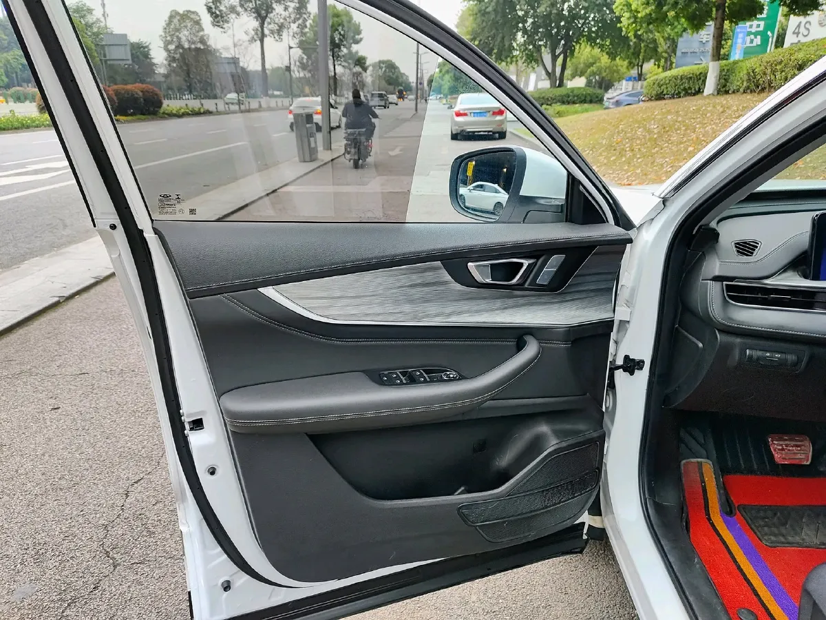 2022 Chery Tiggo 8 PRO 1.6T 197HP L4 7DCT,autocango,china used car exporter,china ev exporter,chinese used car exporter,chinese used ev exporter