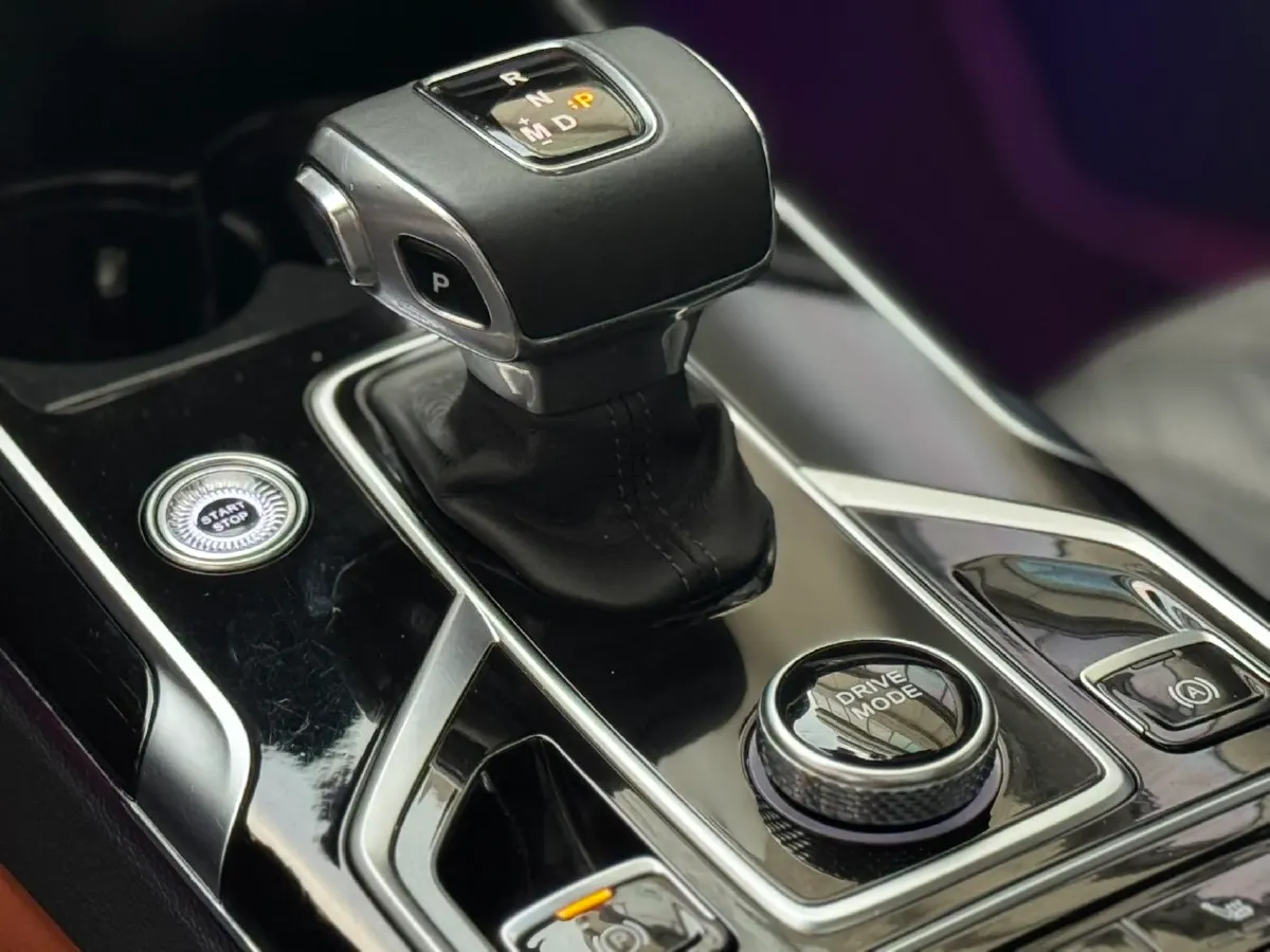 2022 HongQi HS5 2.0T 224HP L4 6AT,autocango,china used car exporter,china ev exporter,chinese used car exporter,chinese used ev exporter