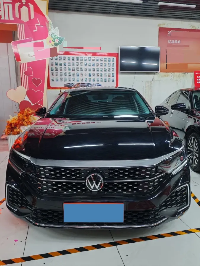 2023 Volkswagen Passat 2.0T 186HP L4 7DCT,autocango,china used car exporter,china ev exporter,chinese used car exporter,chinese used ev exporter