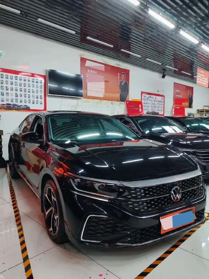 2023 Volkswagen Passat 2.0T 186HP L4 7DCT,autocango,china used car exporter,china ev exporter,chinese used car exporter,chinese used ev exporter
