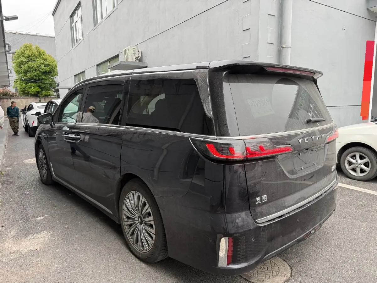 2022 Voyah Dream BEV 82KWH,autocango,china used car exporter,china ev exporter,chinese used car exporter,chinese used ev exporter