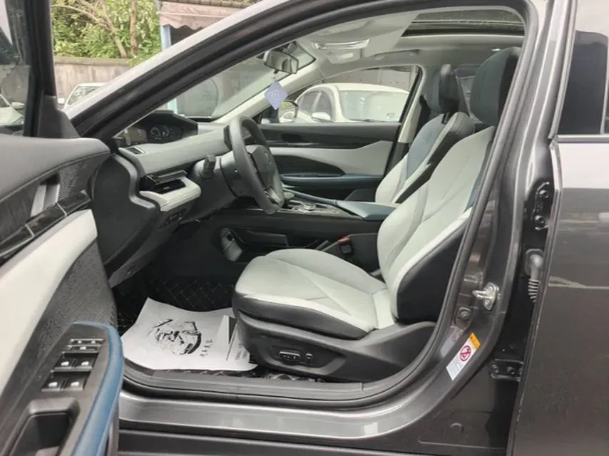 2023 ChangAn UNI-V iDD 1.5T 170HP L4 6TCT PHEV 18.4KWH,autocango,china used car exporter,china ev exporter,chinese used car exporter,chinese used ev exporter