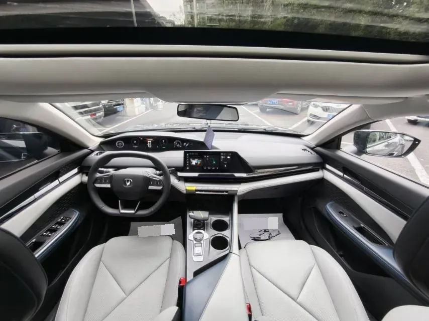 2023 ChangAn UNI-V iDD 1.5T 170HP L4 6TCT PHEV 18.4KWH,autocango,china used car exporter,china ev exporter,chinese used car exporter,chinese used ev exporter