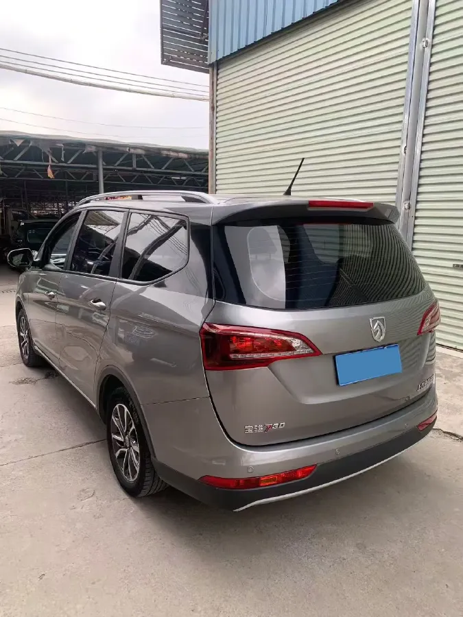 2019 BaoJun 730 1.5L 105HP L4 6MT,autocango,china used car exporter,china ev exporter,chinese used car exporter,chinese used ev exporter