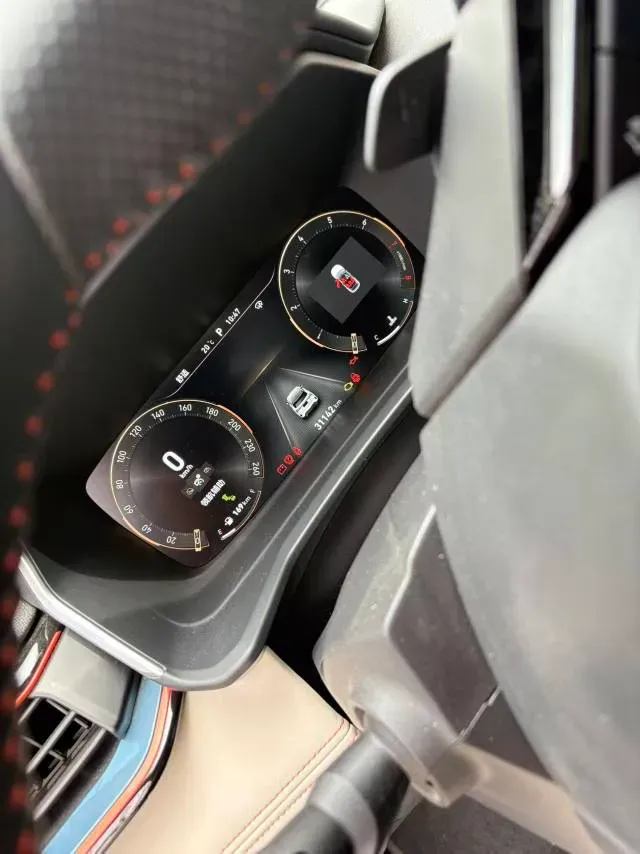 2020 LYNK&CO 06 1.5T 177HP L3 7DCT,autocango,china used car exporter,china ev exporter,chinese used car exporter,chinese used ev exporter