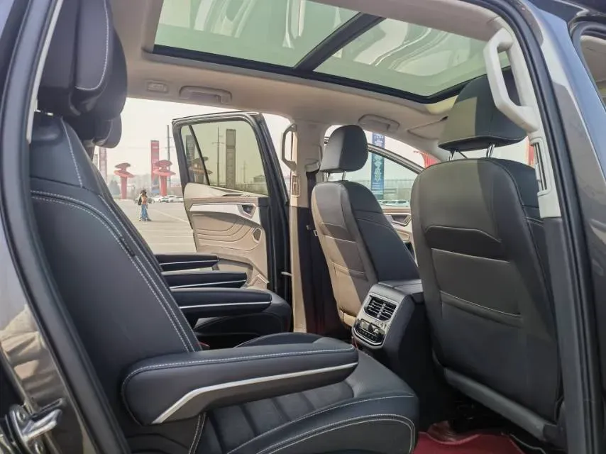 2024 Volkswagen Talagon 2.0T 220HP L4 7DCT,autocango,china used car exporter,china ev exporter,chinese used car exporter,chinese used ev exporter