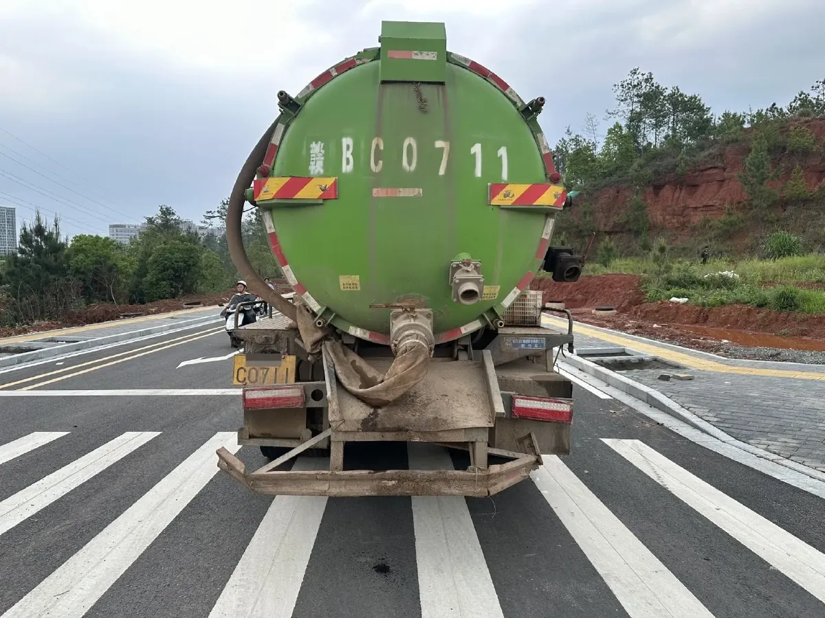 2025 Iveco DeYi 2.5T 150HP L4 5MT,autocango,china used car exporter,china ev exporter,chinese used car exporter,chinese used ev exporter