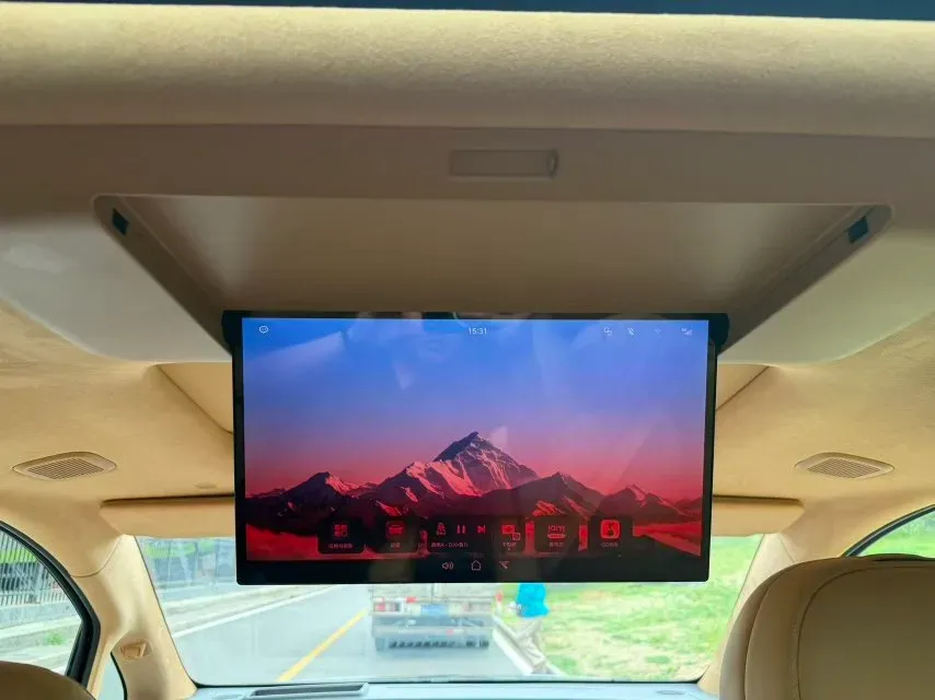 2025 Voyah Dream 1.5T 150HP L4 PHEV 41.7KWH,autocango,china used car exporter,china ev exporter,chinese used car exporter,chinese used ev exporter