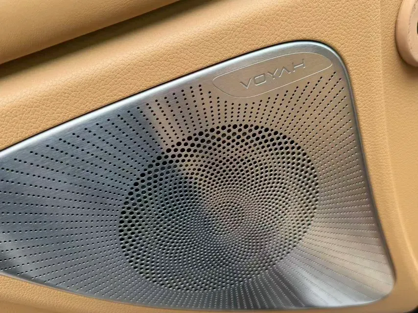 2025 Voyah Dream 1.5T 150HP L4 PHEV 41.7KWH,autocango,china used car exporter,china ev exporter,chinese used car exporter,chinese used ev exporter