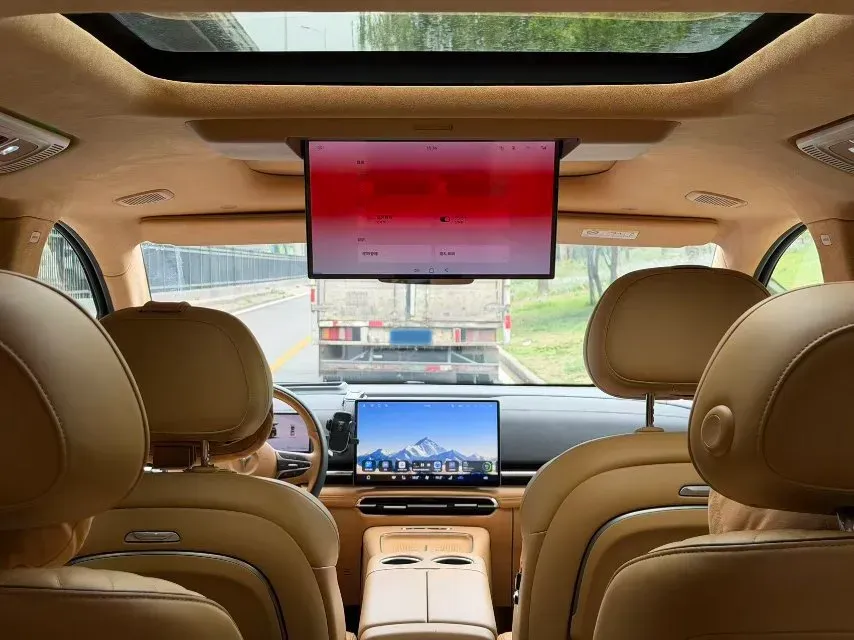 2025 Voyah Dream 1.5T 150HP L4 PHEV 41.7KWH,autocango,china used car exporter,china ev exporter,chinese used car exporter,chinese used ev exporter