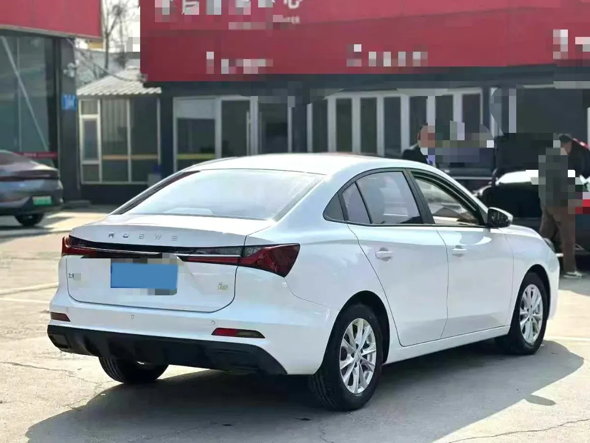 2023 Roewe i5 1.5L 129HP L4 5MT,autocango,china used car exporter,china ev exporter,chinese used car exporter,chinese used ev exporter