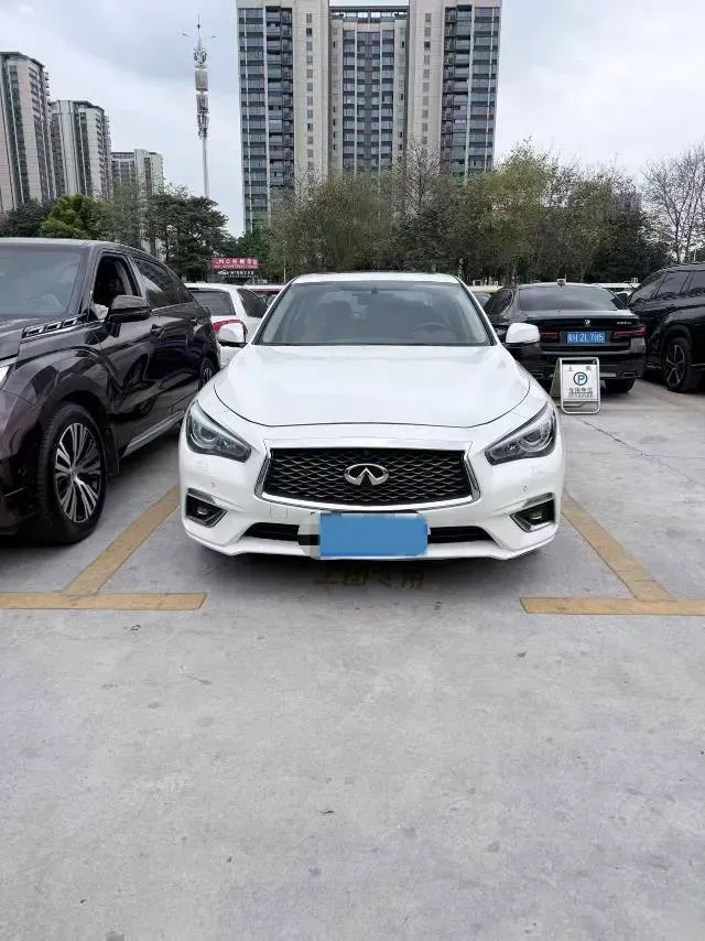 2018 Jeep Grand Commander 2.0T 265HP L4 9AT,autocango,china used car exporter,china ev exporter,chinese used car exporter,chinese used ev exporter