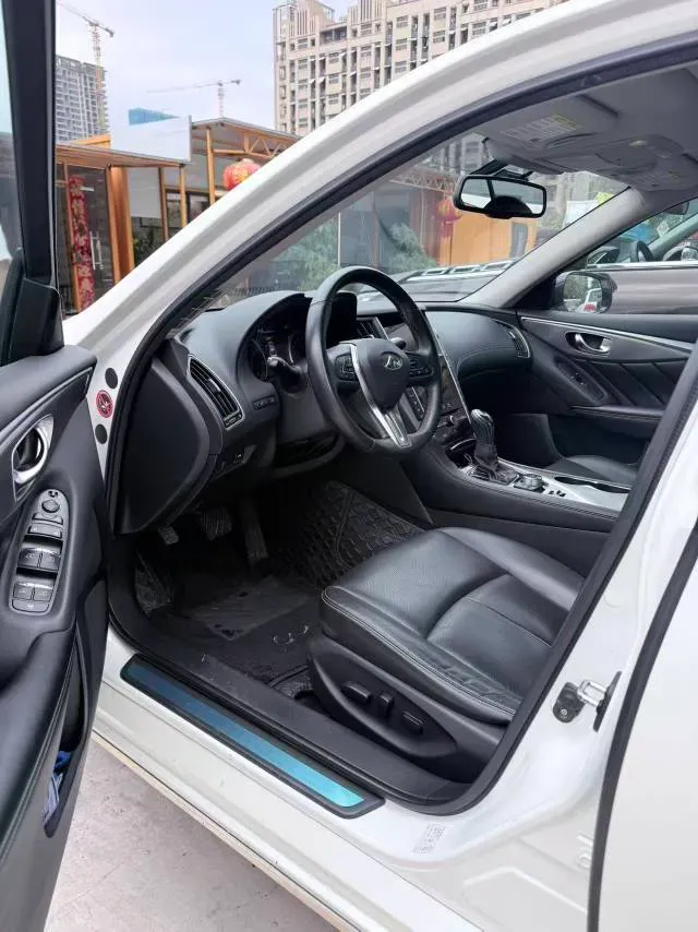 2018 Jeep Grand Commander 2.0T 265HP L4 9AT,autocango,china used car exporter,china ev exporter,chinese used car exporter,chinese used ev exporter