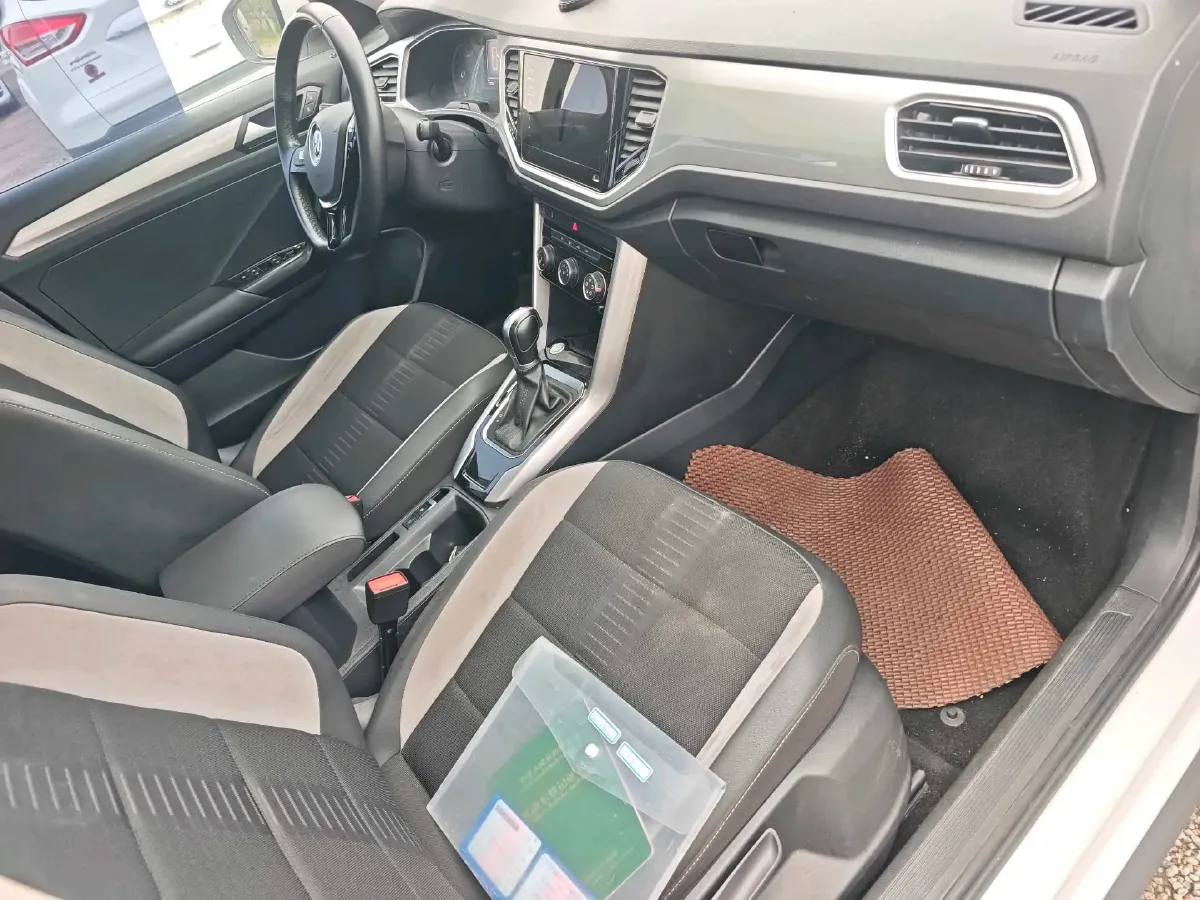 2022 Volkswagen T-Roc 1.4T 150HP L4 7DCT,autocango,china used car exporter,china ev exporter,chinese used car exporter,chinese used ev exporter