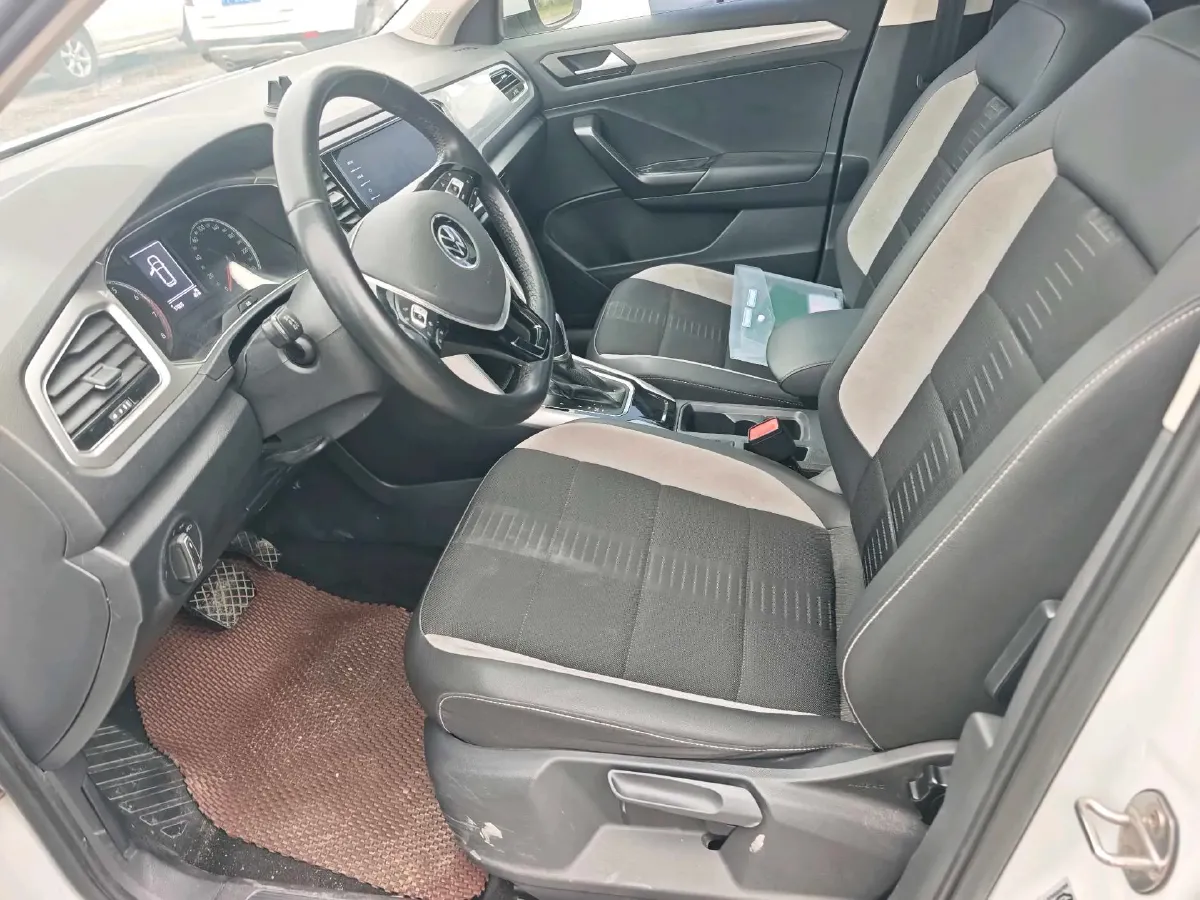 2022 Volkswagen T-Roc 1.4T 150HP L4 7DCT,autocango,china used car exporter,china ev exporter,chinese used car exporter,chinese used ev exporter