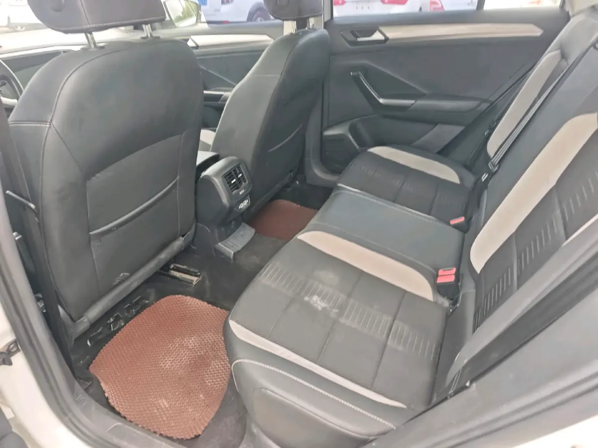 2022 Volkswagen T-Roc 1.4T 150HP L4 7DCT,autocango,china used car exporter,china ev exporter,chinese used car exporter,chinese used ev exporter