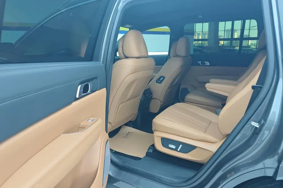 2020 Li ONE Range Extended 131HP REEV 40.5KWH,autocango,china used car exporter,china ev exporter,chinese used car exporter,chinese used ev exporter