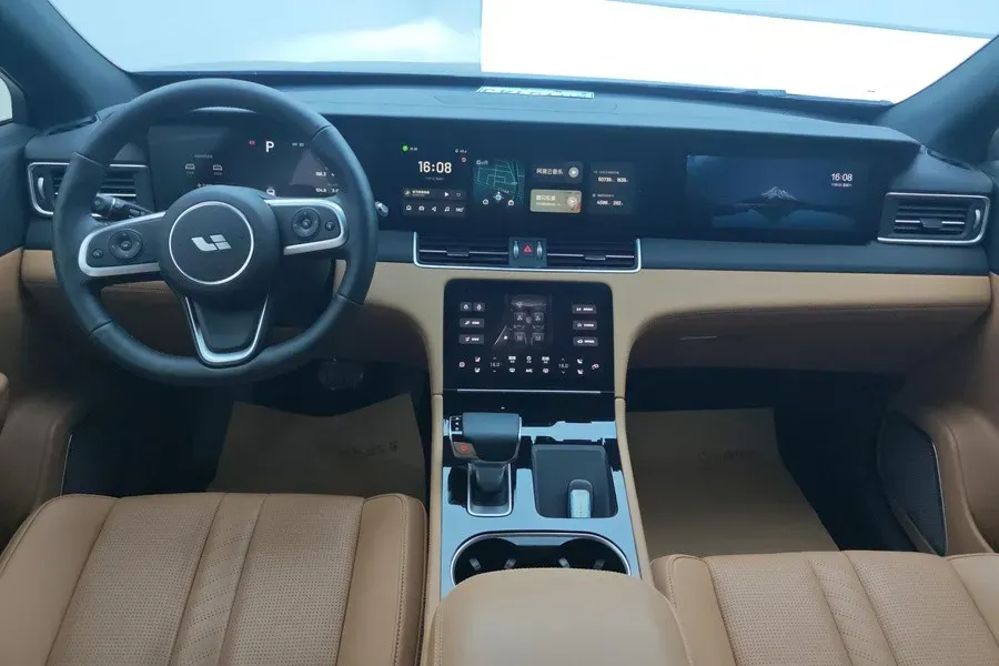 2020 Li ONE Range Extended 131HP REEV 40.5KWH,autocango,china used car exporter,china ev exporter,chinese used car exporter,chinese used ev exporter