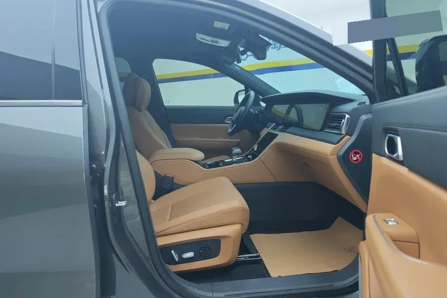 2020 Li ONE Range Extended 131HP REEV 40.5KWH,autocango,china used car exporter,china ev exporter,chinese used car exporter,chinese used ev exporter