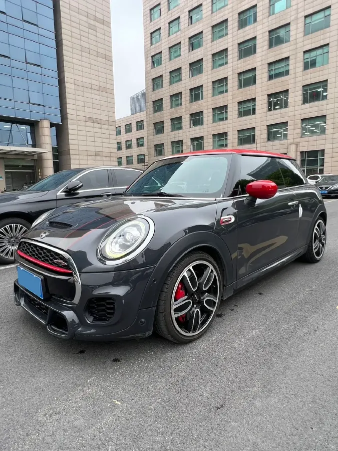 2020 MINI JCW 2.0T 231HP L4 8AT,autocango,china used car exporter,china ev exporter,chinese used car exporter,chinese used ev exporter