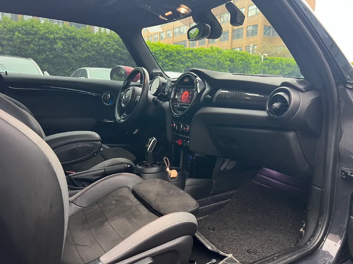 2020 MINI JCW 2.0T 231HP L4 8AT,autocango,china used car exporter,china ev exporter,chinese used car exporter,chinese used ev exporter