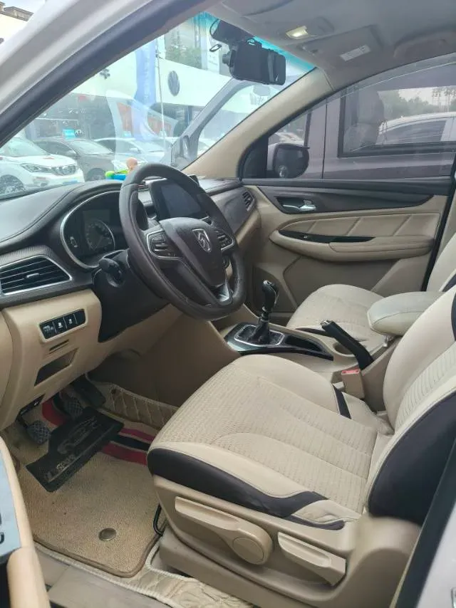 2017 BaoJun 730 1.5T 150HP L4 6MT,autocango,china used car exporter,china ev exporter,chinese used car exporter,chinese used ev exporter