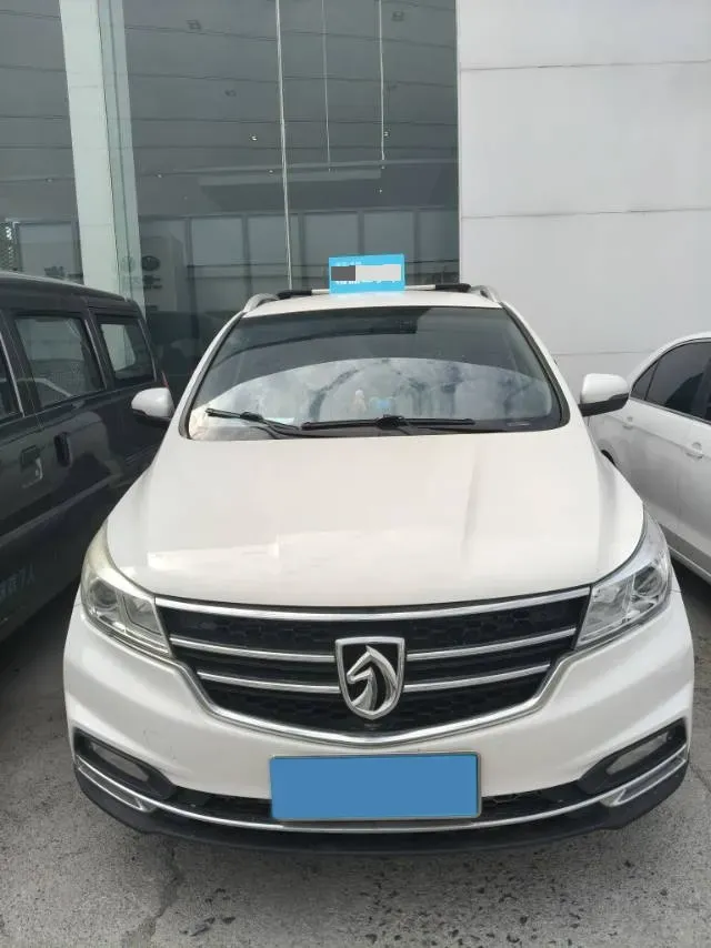 2017 BaoJun 730 1.5T 150HP L4 6MT,autocango,china used car exporter,china ev exporter,chinese used car exporter,chinese used ev exporter