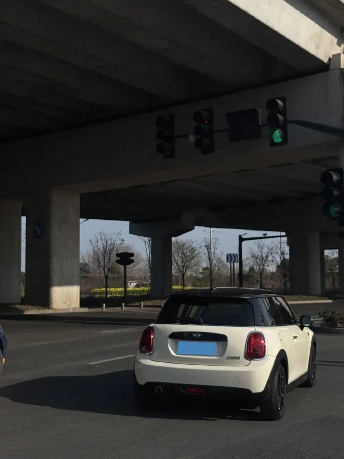 2019 MINI MINI 1.5T 136HP L3 7DCT,autocango,china used car exporter,china ev exporter,chinese used car exporter,chinese used ev exporter