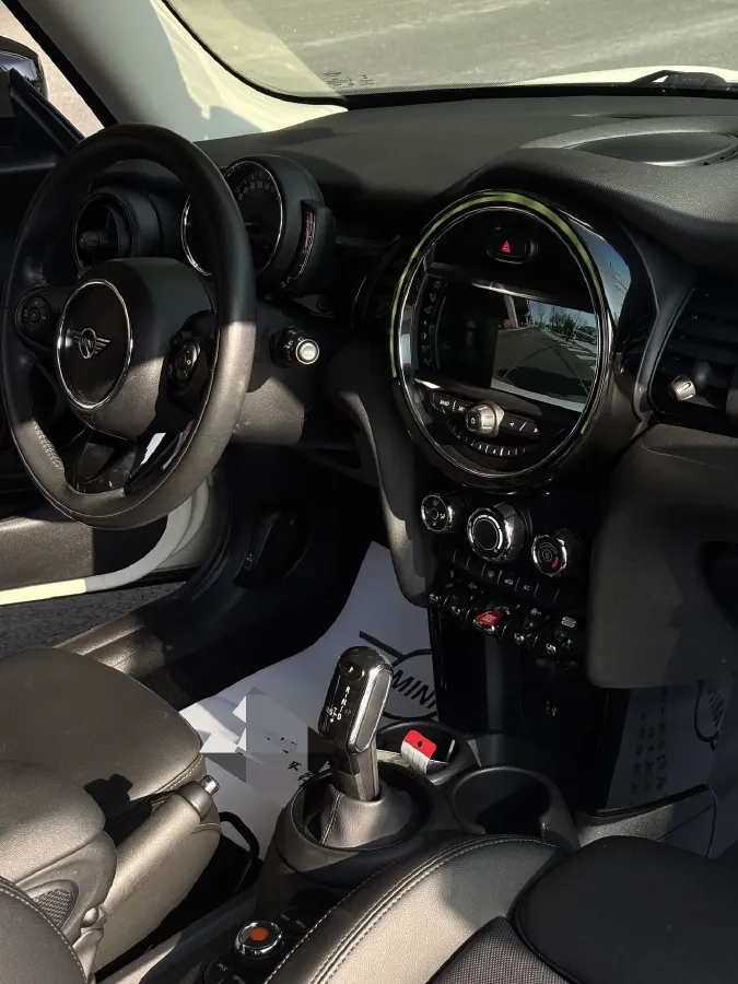 2019 MINI MINI 1.5T 136HP L3 7DCT,autocango,china used car exporter,china ev exporter,chinese used car exporter,chinese used ev exporter